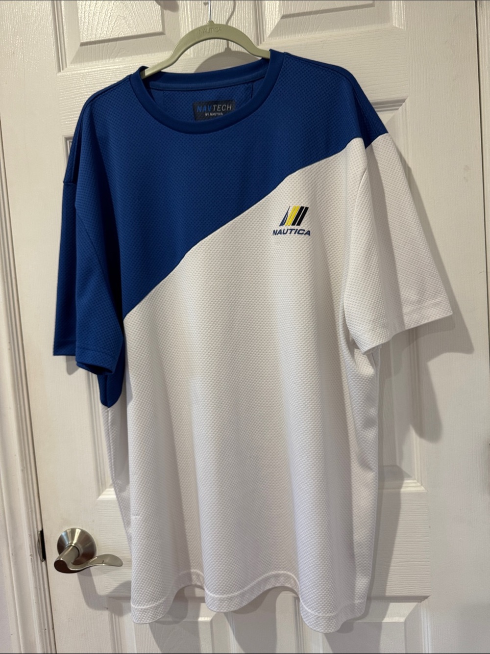 Nautica Blue and White Diagonal Colorblock Short Sleeve Tee size 3XL